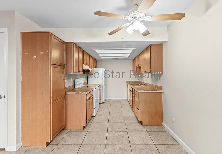 16602 N 25th St #109 — Photo 6
