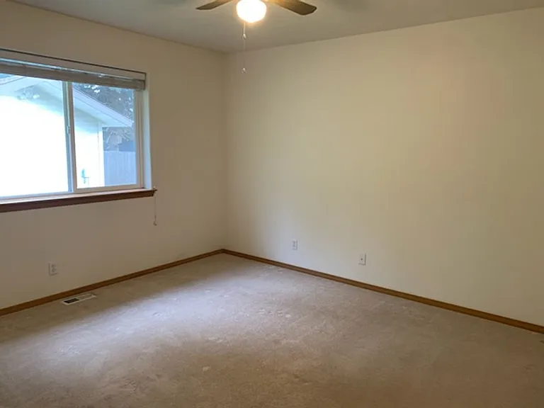 9049 N Torrey Ln — Photo 16