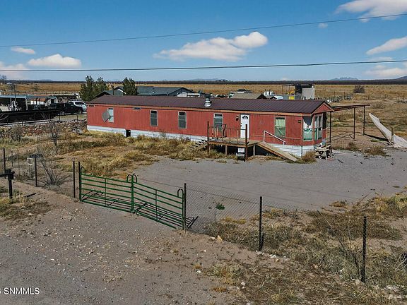 2nd image of 110 Cebolla Ln