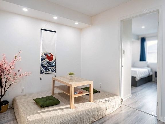 5th image of 15 Laidlaw St #608