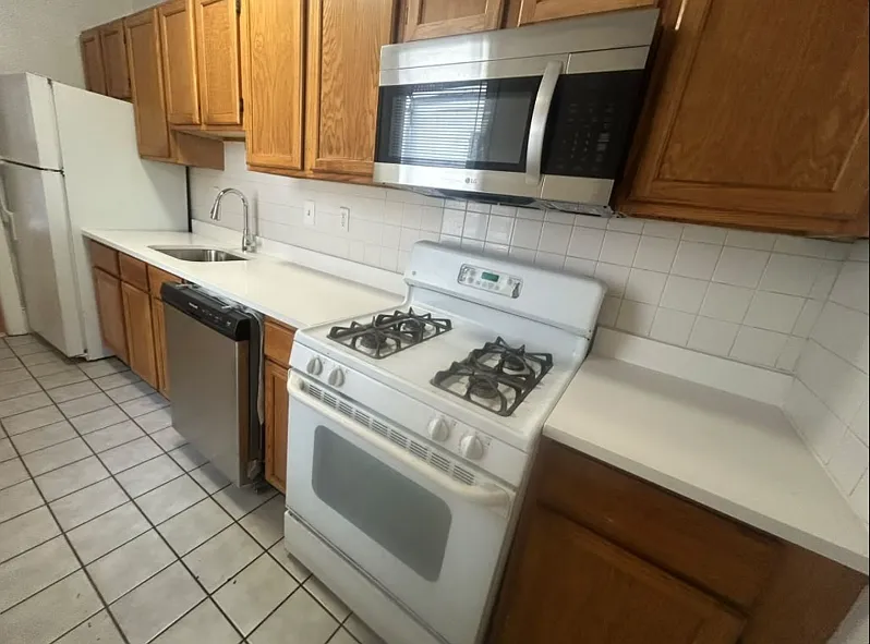 2 bed, 1300 sqft, $1,390 — Photo 3