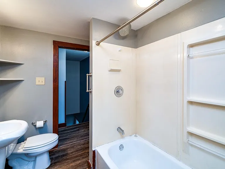 1343 Epworth Ave — Photo 9