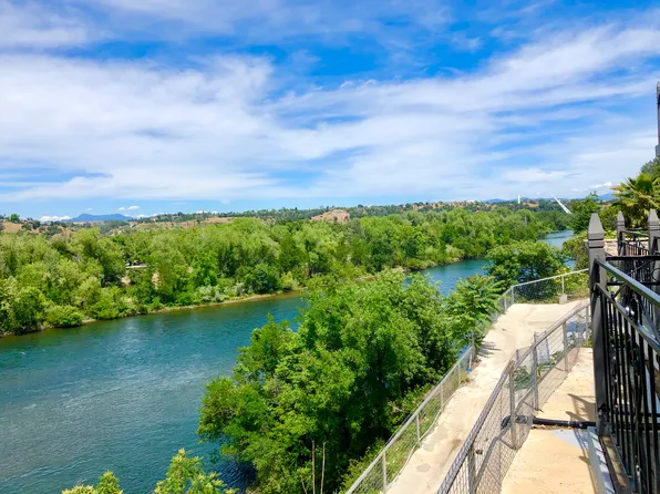 1020 Gilbert St #3, Redding, CA 96001