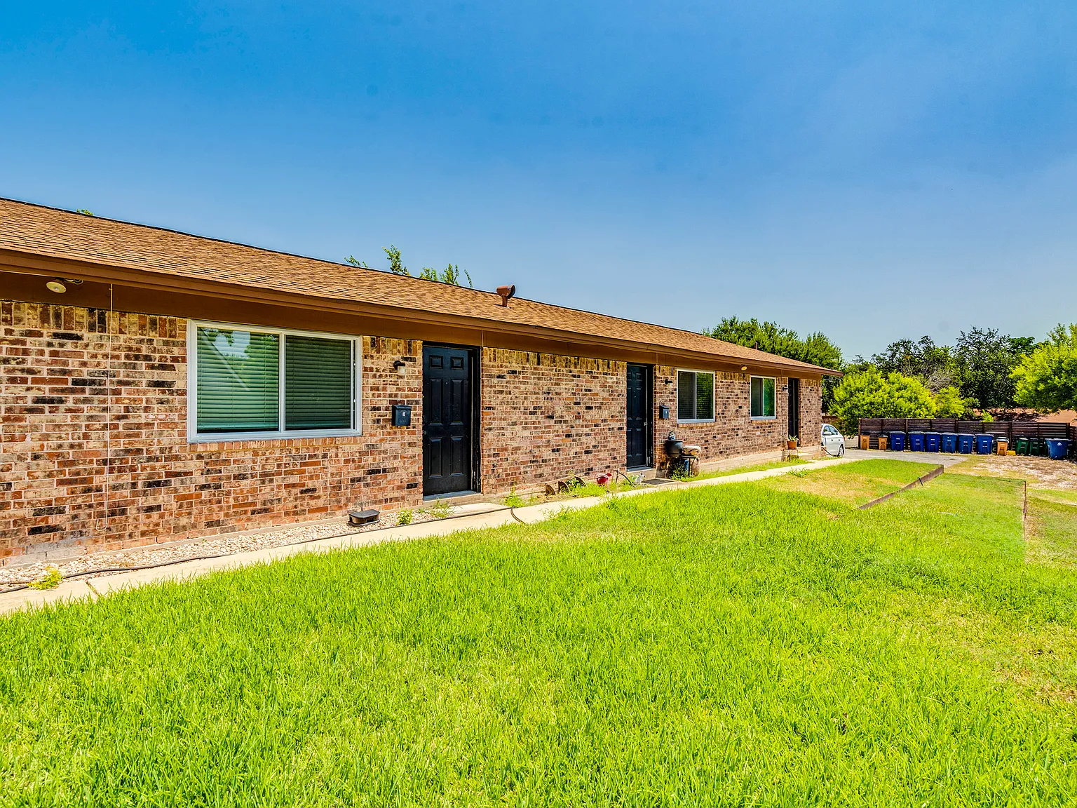 1 bed, 650 sqft, $1,050 — Photo 3