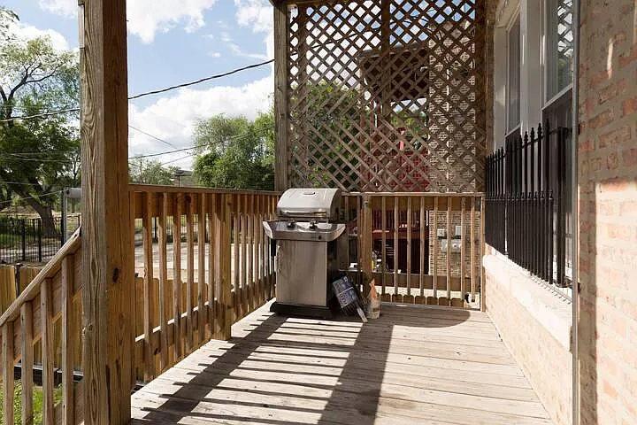 4 bed, 1300 sqft, $2,400 — Photo 4