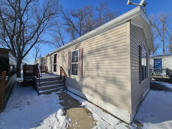 122 S Roosevelt St, Aberdeen, SD 57401