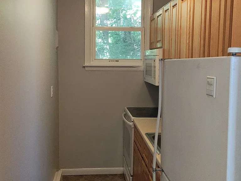 137 Southside Ave #2S — Photo 6
