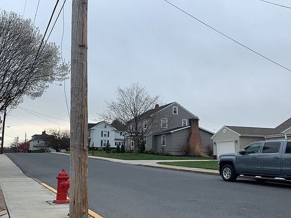 5th image of 241 E Madison St