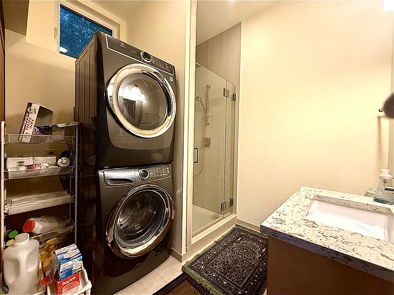 SE 47th Pl — Photo 15