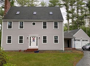 6 Randall Rd, Rochester, MA 02770