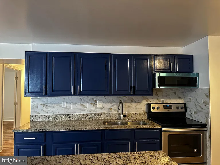 6723 Averett Ct — Photo 8
