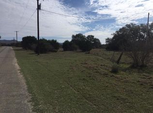 560 Oak Meadows Dr, Camp Wood, TX 78833