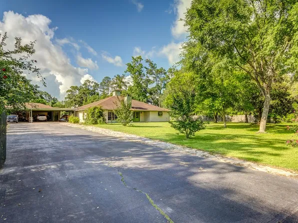 22843 E Oakley Dr, New Caney, TX 77357
