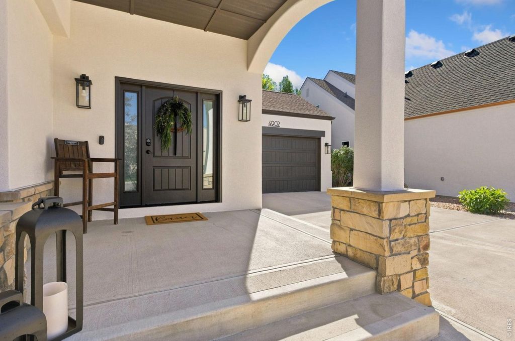 4902 Corsica Dr