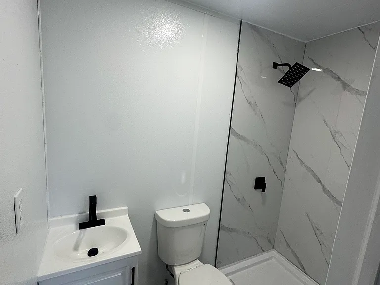 1605 NW 11th Pl — Photo 3