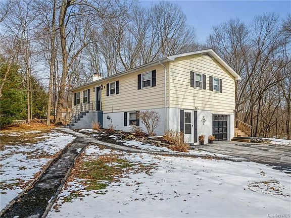 3rd image of 5 William Penn Ct
