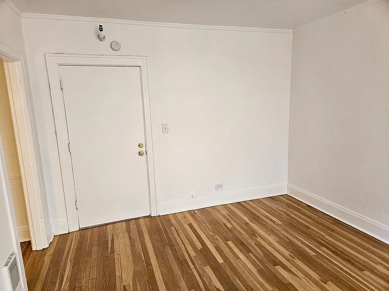 Greenway Apartments — Photo 9