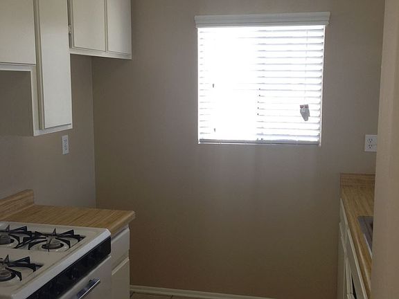 5th image of 766 Redondo Ave #B