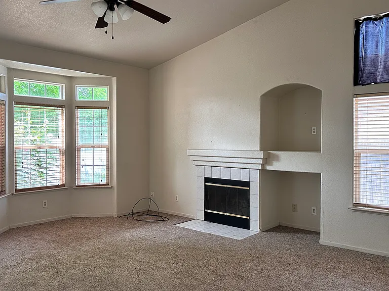 475 Tulane Dr — Photo 3