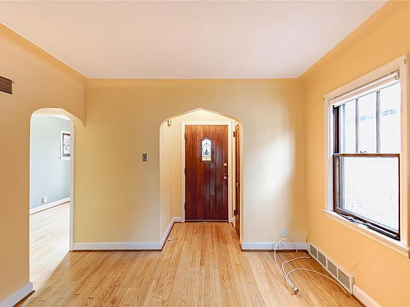 2nd image of 5103 Vermont Ave