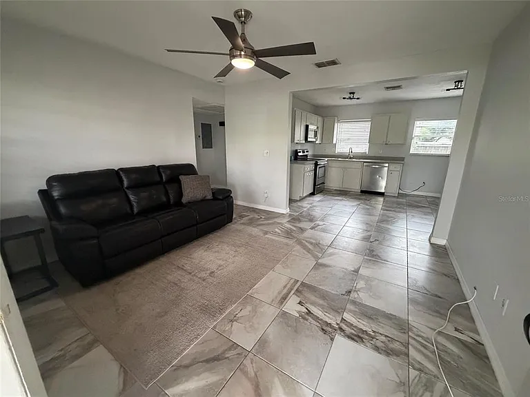 4314 W Carmen St — Photo 4
