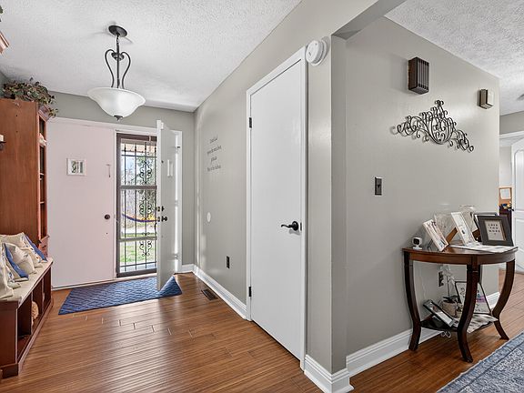 5th image of 1540 Happy Top Rd