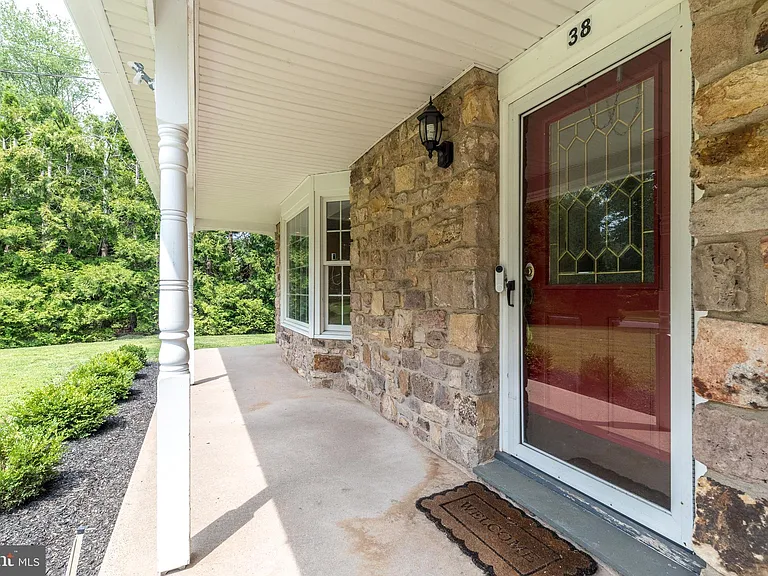 38 Chestnut Valley Dr — Photo 46