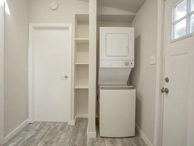 1839 Arapahoe Unit 2 Laundry