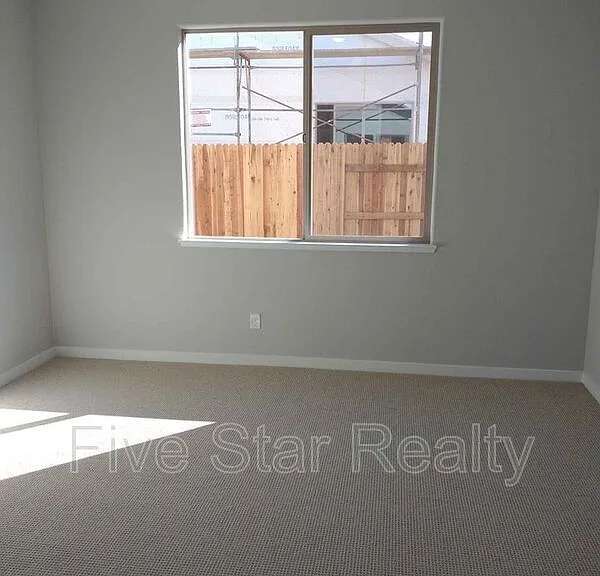 5673 Mericrest Way — Photo 9