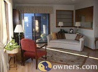 365 Lexington Ct, Pewaukee, WI 53072