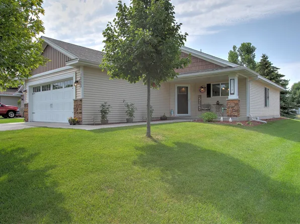 1003 Winsome Way NW, Isanti, MN 55040