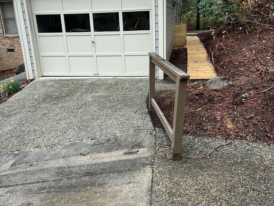 2nd image of 129 Montrose Dr