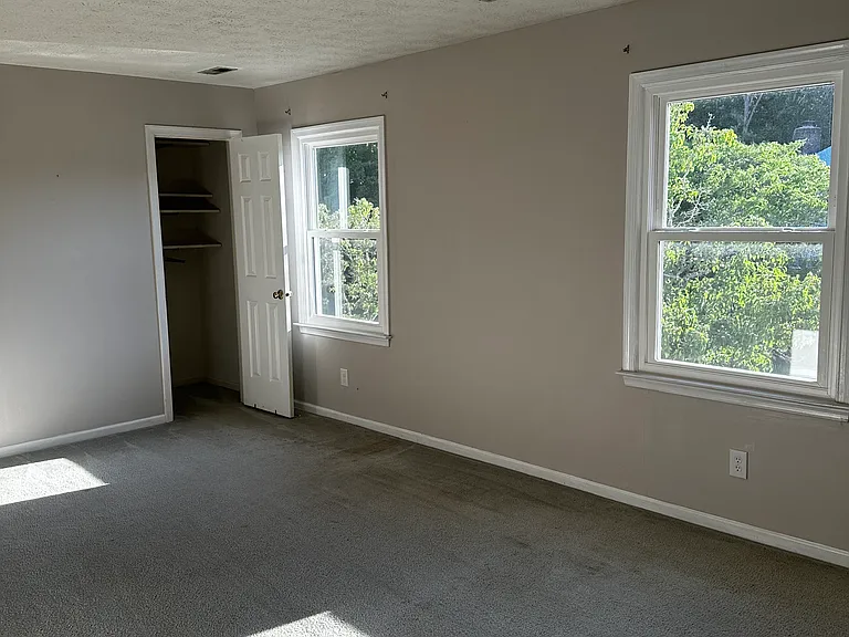29 E Valasia Rd — Photo 10