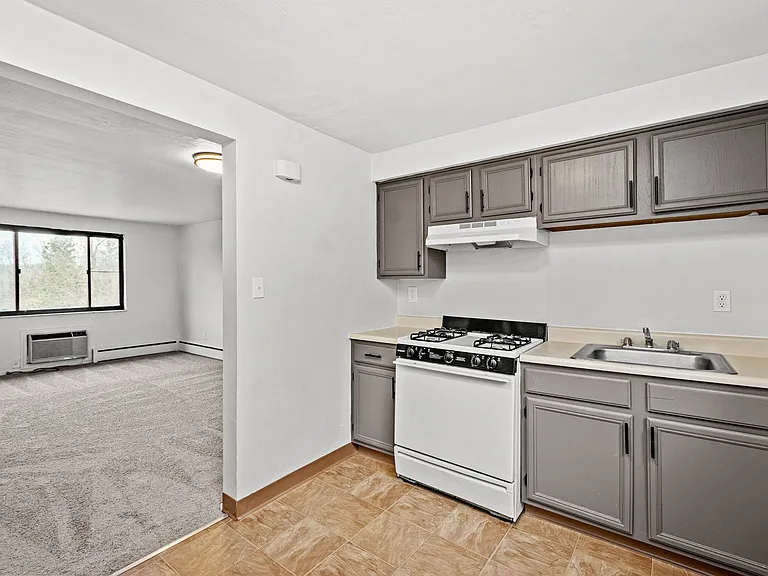 Lindberg Apartments — Photo 8