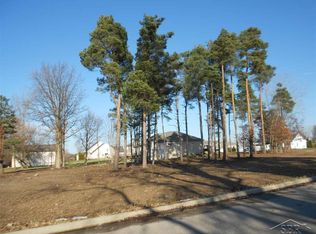 Garner Ln, Freeland, MI 48623