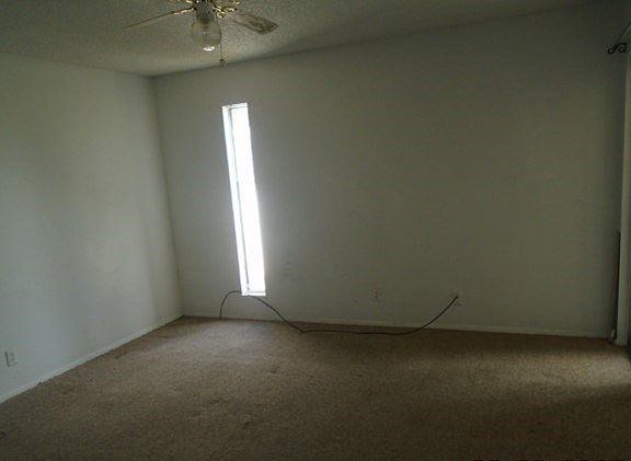 3rd image of 1600 Maddox St