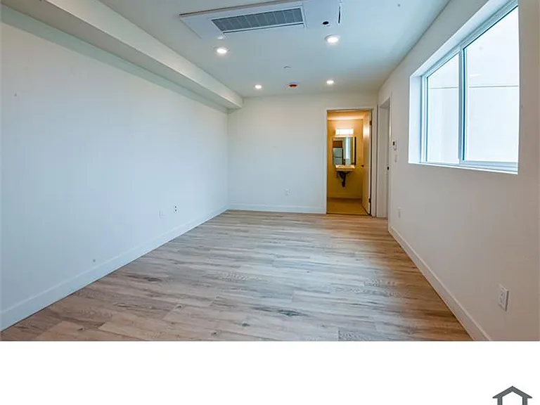 7410 S Avalon Blvd — Photo 12