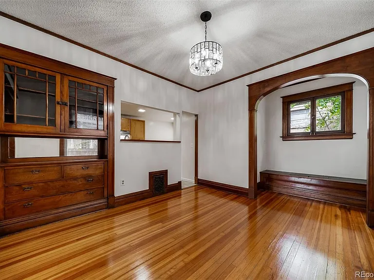 1214 E 10th Ave — Photo 12