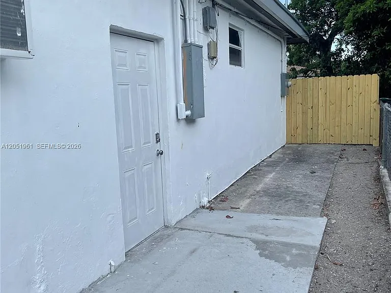 320 NE 160th St #A — Photo 16