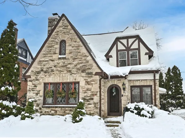 621 North 70th STREET, Wauwatosa, WI 53213