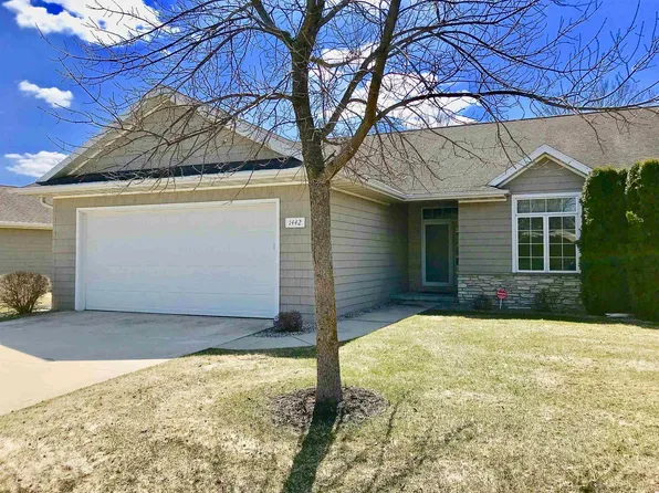 1442 Rushmore Cir, De Pere, WI 54115