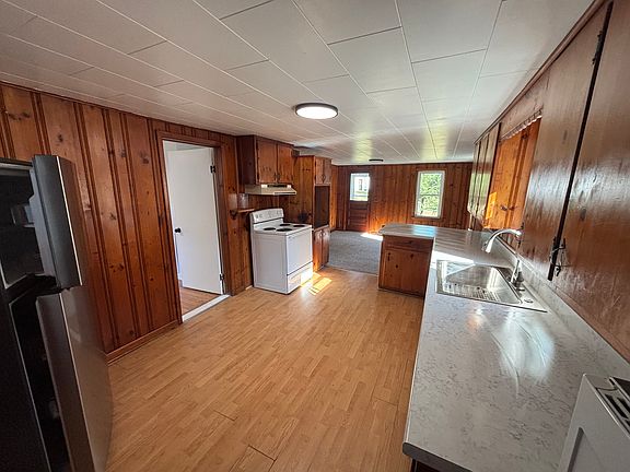 5th image of 250 River Rd #252