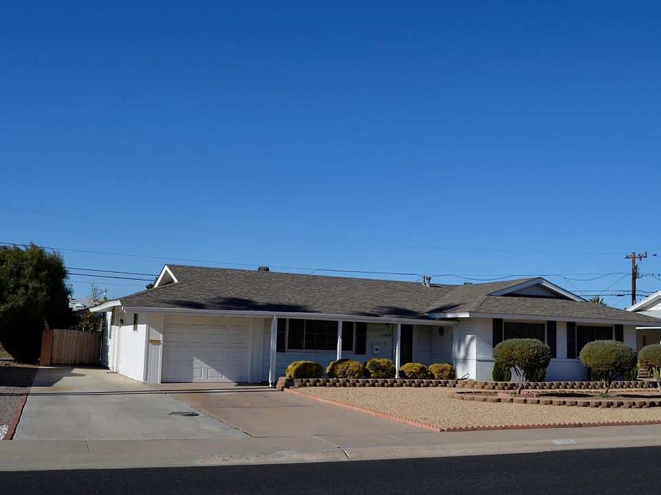 1st image of 11019 W Cherry Hills Dr W