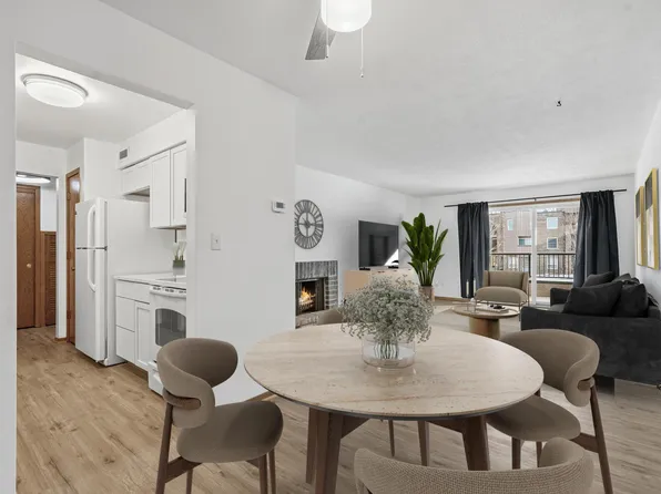 2200 Midland Grove Rd APT 210, Roseville, MN 55113