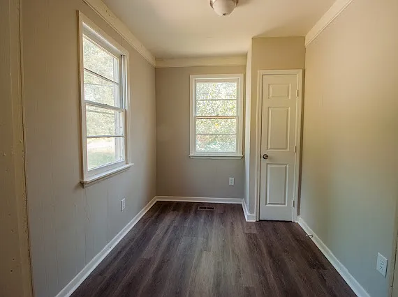 373 Belcher Dr — Photo 3