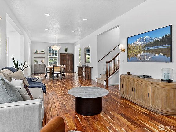 5th image of 9762 NE Pine Street
