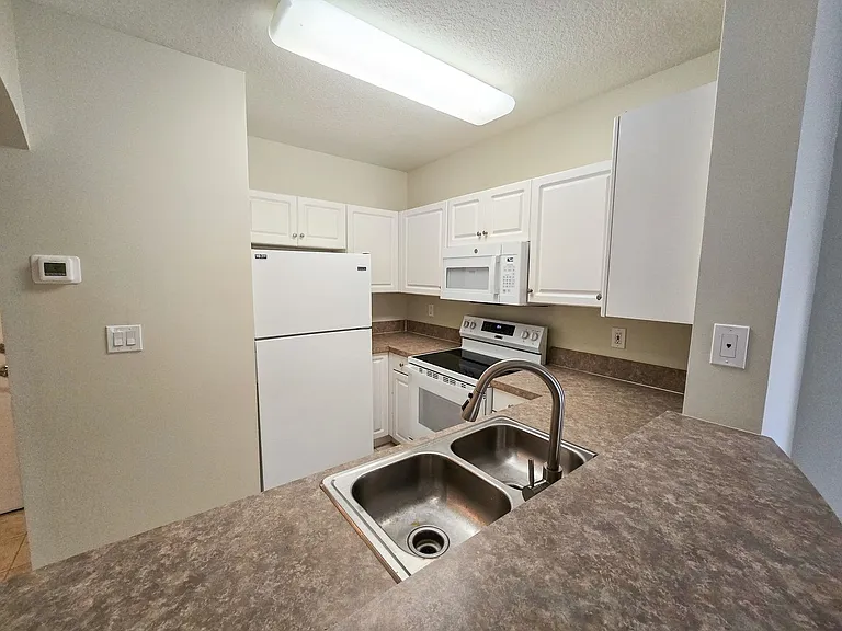 5035 Fairways Cir #C207 — Photo 8