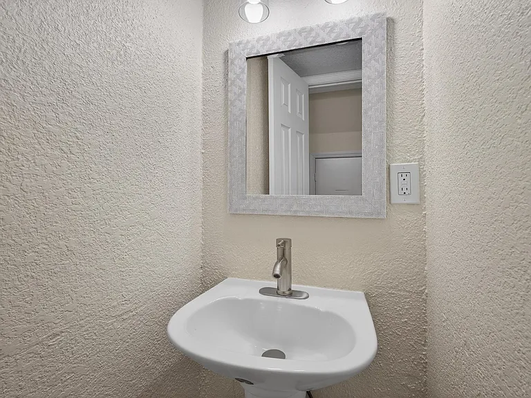 1221 Cedar Post Ln #1D — Photo 13