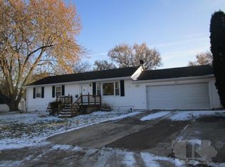 1106 S B St, Fairfield, IA