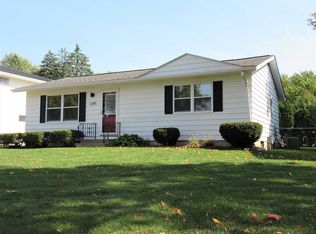 3245 Santa Maria Dr, Waterloo, IA 50702